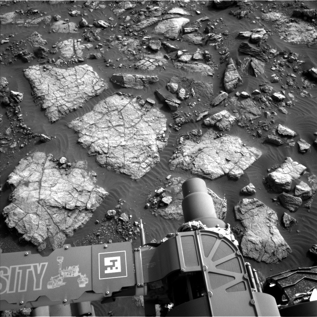 Nasa's Mars rover Curiosity acquired this image using its Left Navigation Camera on Sol 1475, at drive 912, site number 58