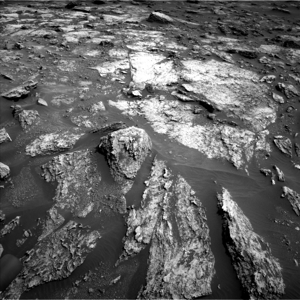 Nasa's Mars rover Curiosity acquired this image using its Left Navigation Camera on Sol 1485, at drive 1806, site number 58