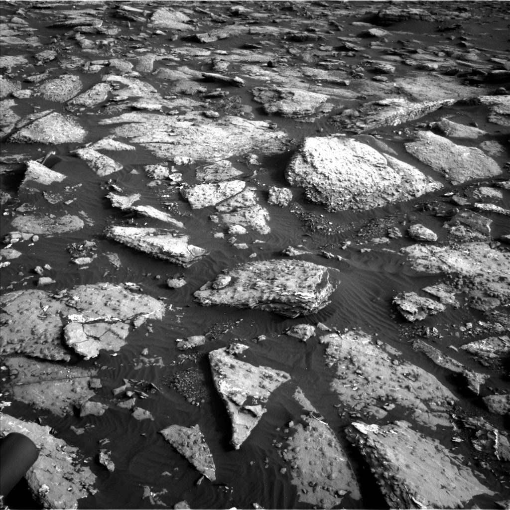 Nasa's Mars rover Curiosity acquired this image using its Left Navigation Camera on Sol 1512, at drive 1560, site number 59