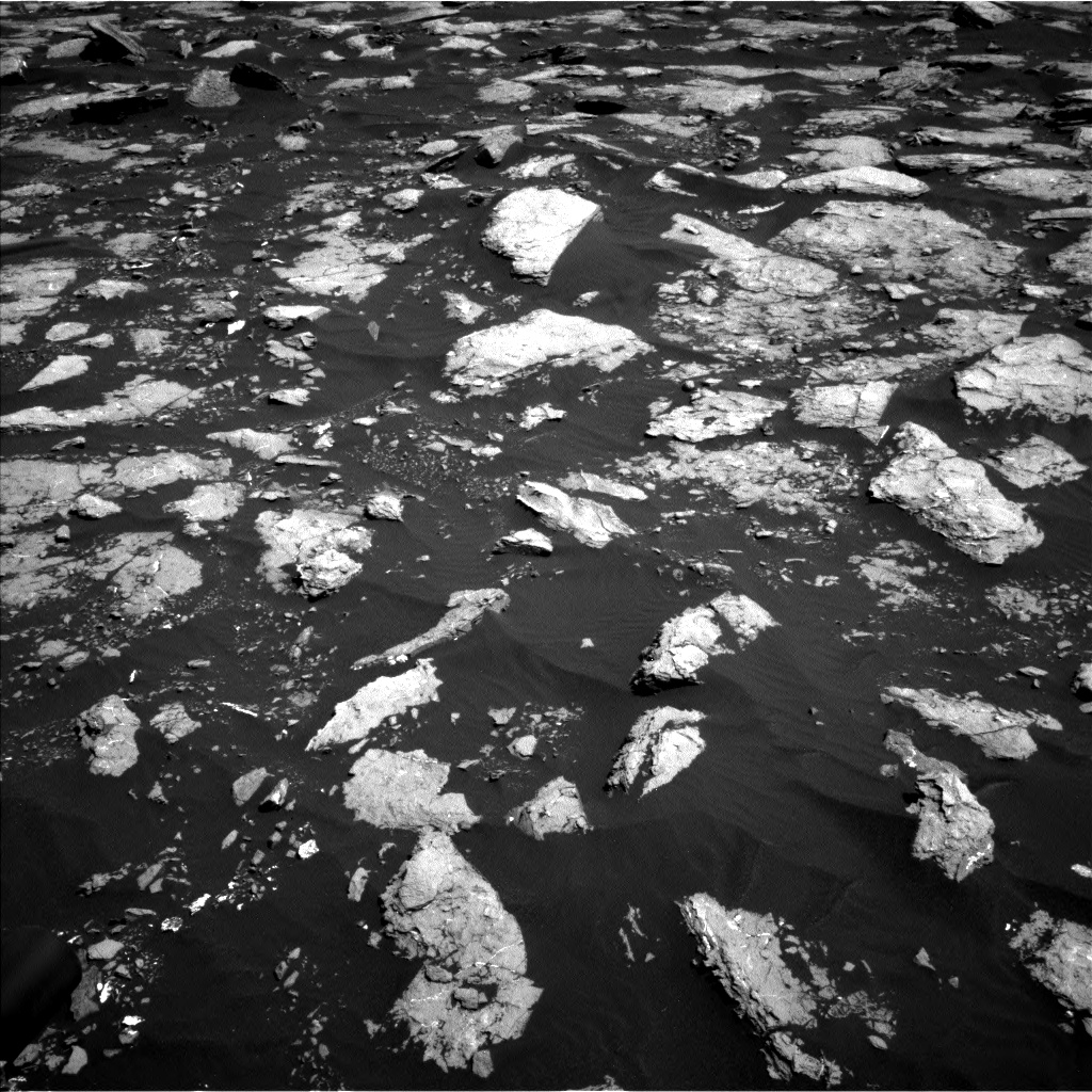 Nasa's Mars rover Curiosity acquired this image using its Left Navigation Camera on Sol 1571, at drive 3142, site number 59