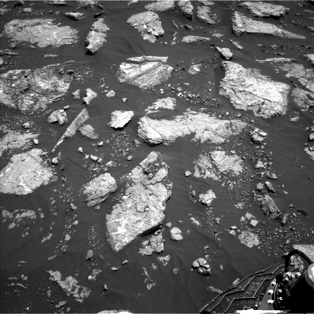 Nasa's Mars rover Curiosity acquired this image using its Left Navigation Camera on Sol 1575, at drive 180, site number 60