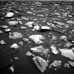 Nasa's Mars rover Curiosity acquired this image using its Left Navigation Camera on Sol 1587, at drive 1866, site number 60
