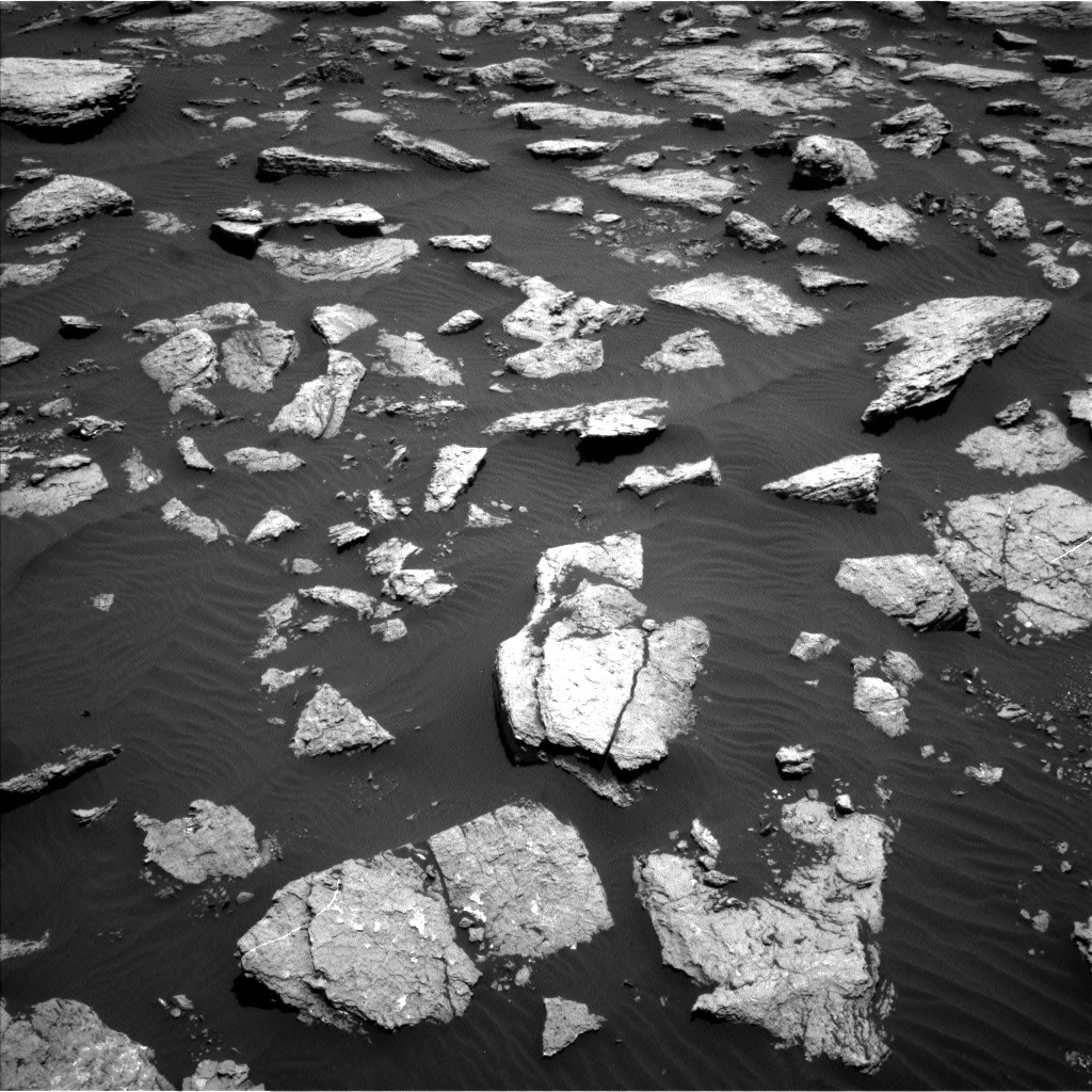 Nasa's Mars rover Curiosity acquired this image using its Left Navigation Camera on Sol 1587, at drive 1968, site number 60