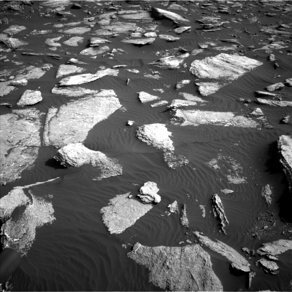 Nasa's Mars rover Curiosity acquired this image using its Left Navigation Camera on Sol 1589, at drive 2214, site number 60