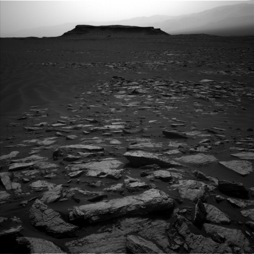 Nasa's Mars rover Curiosity acquired this image using its Left Navigation Camera on Sol 1598, at drive 2928, site number 60