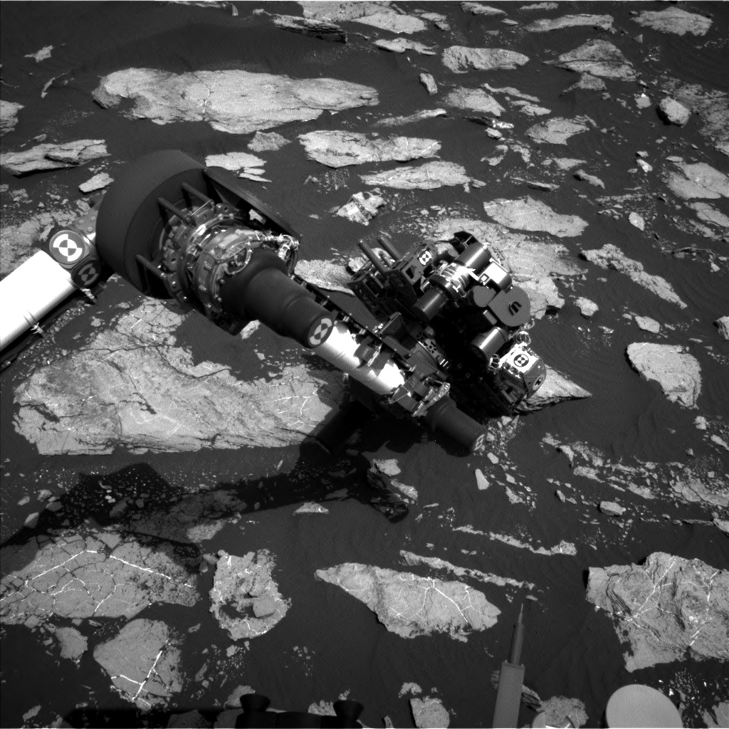 Nasa's Mars rover Curiosity acquired this image using its Left Navigation Camera on Sol 1605, at drive 0, site number 61
