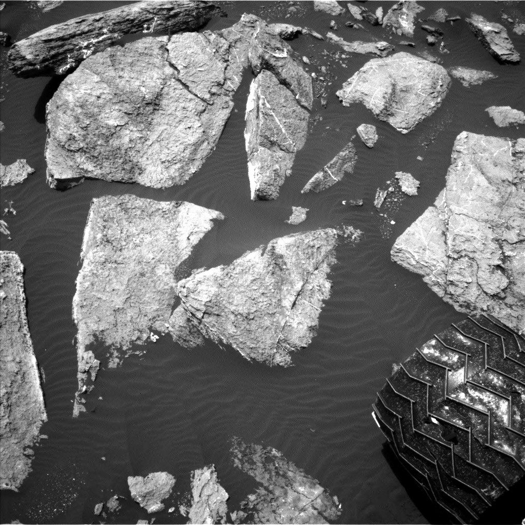 Nasa's Mars rover Curiosity acquired this image using its Left Navigation Camera on Sol 1611, at drive 648, site number 61