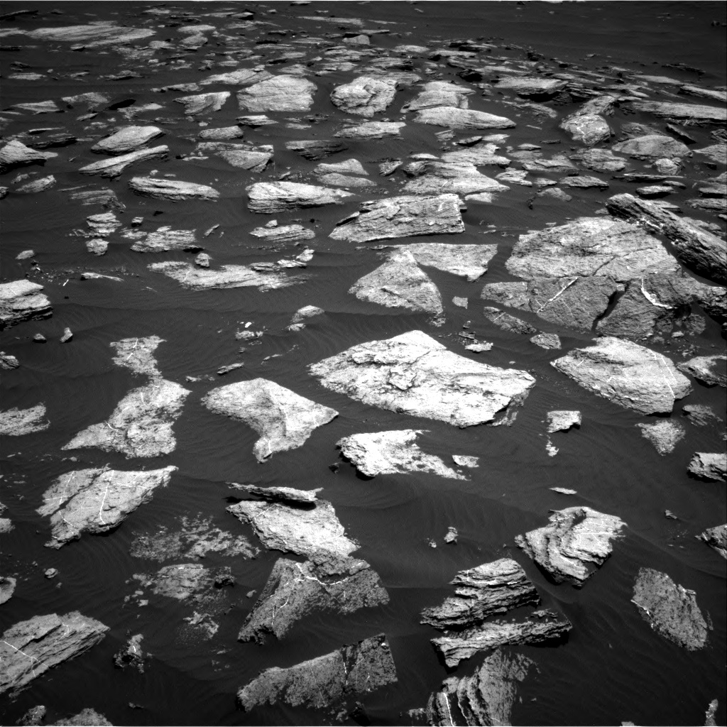 Nasa's Mars rover Curiosity acquired this image using its Right Navigation Camera on Sol 1611, at drive 606, site number 61