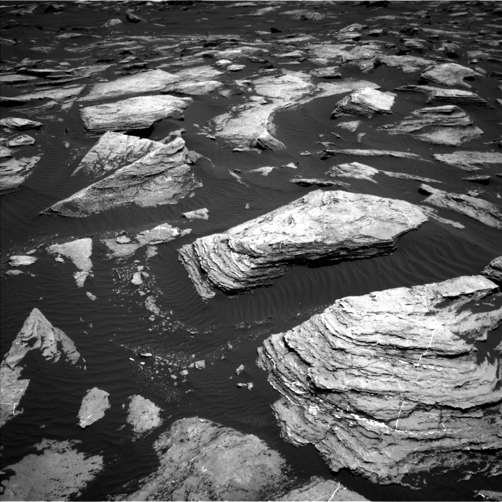 Nasa's Mars rover Curiosity acquired this image using its Left Navigation Camera on Sol 1612, at drive 888, site number 61