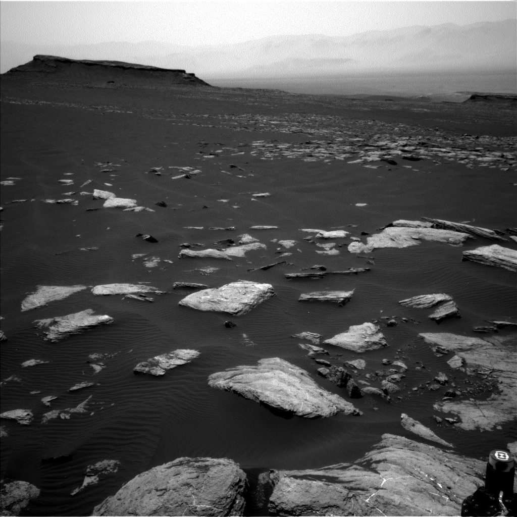 Nasa's Mars rover Curiosity acquired this image using its Left Navigation Camera on Sol 1612, at drive 924, site number 61