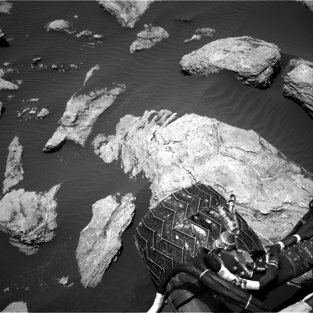 Nasa's Mars rover Curiosity acquired this image using its Right Navigation Camera on Sol 1612, at drive 924, site number 61