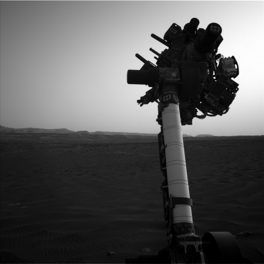 Nasa's Mars rover Curiosity acquired this image using its Left Navigation Camera on Sol 1627, at drive 1140, site number 61