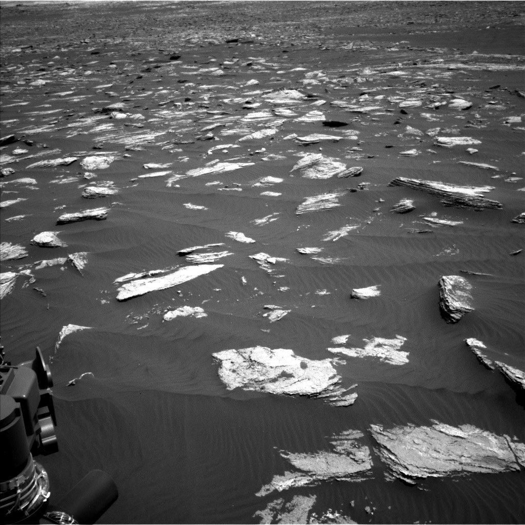 Nasa's Mars rover Curiosity acquired this image using its Left Navigation Camera on Sol 1635, at drive 2148, site number 61