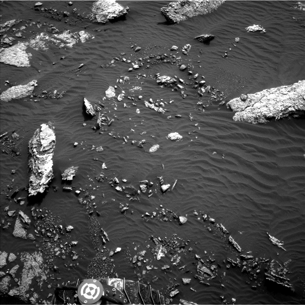 Nasa's Mars rover Curiosity acquired this image using its Left Navigation Camera on Sol 1639, at drive 2472, site number 61