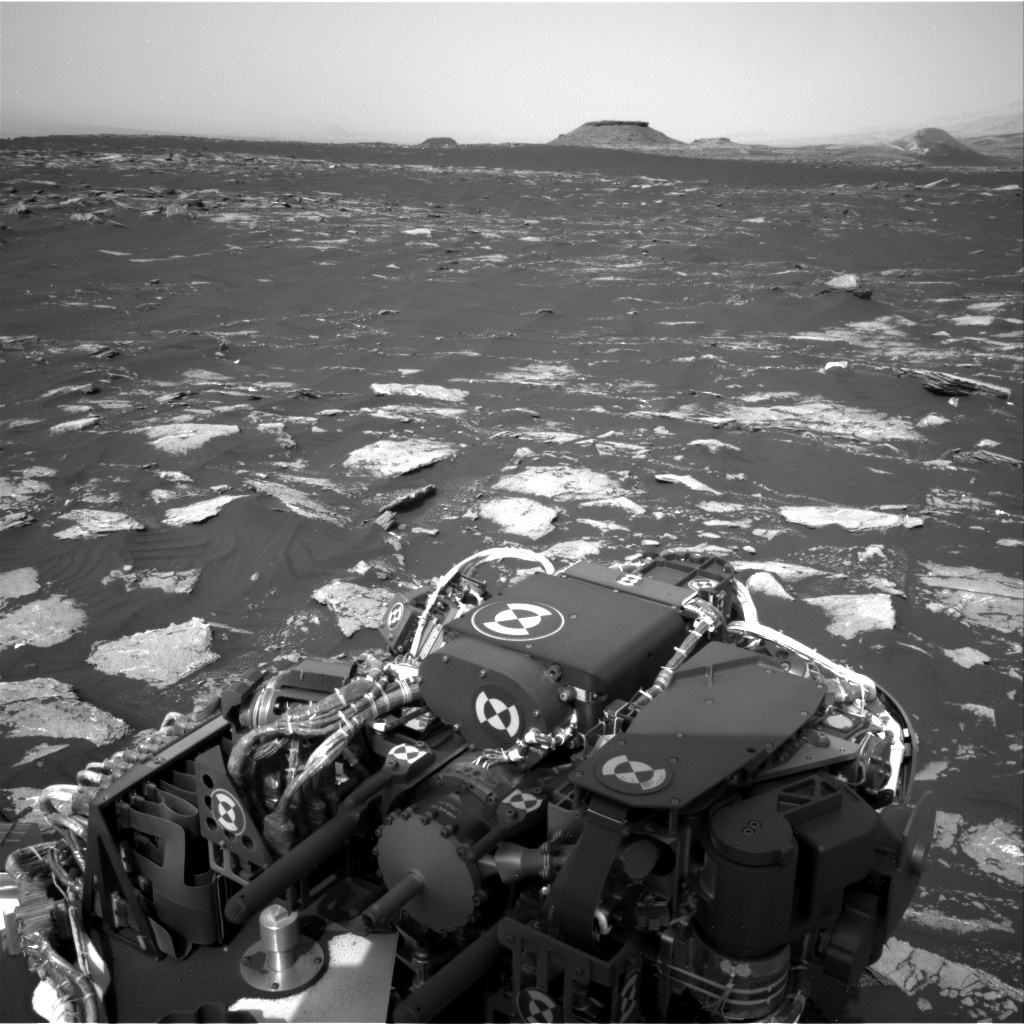 Nasa's Mars rover Curiosity acquired this image using its Right Navigation Camera on Sol 1639, at drive 2472, site number 61