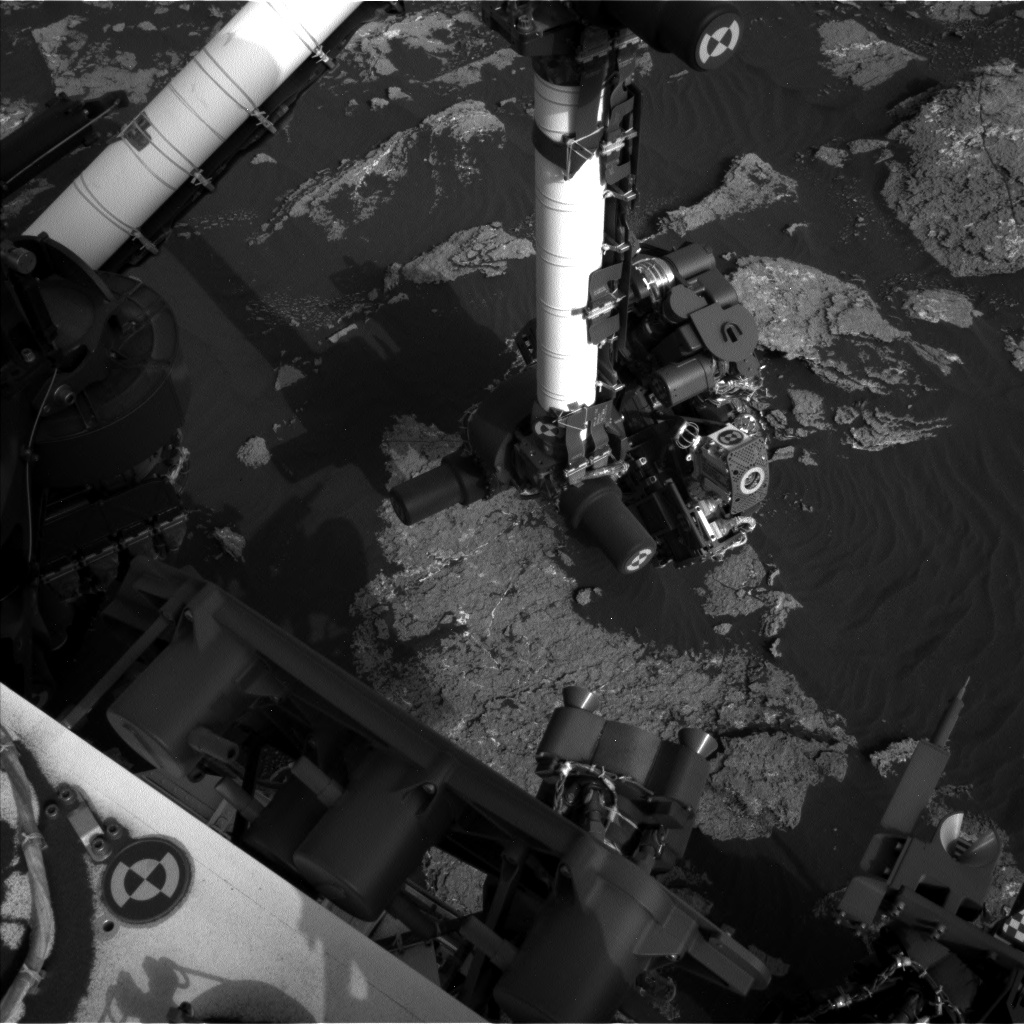 Nasa's Mars rover Curiosity acquired this image using its Left Navigation Camera on Sol 1640, at drive 2472, site number 61