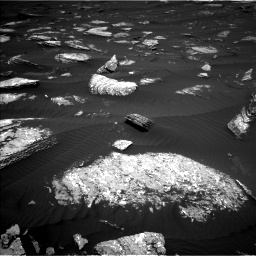 Nasa's Mars rover Curiosity acquired this image using its Left Navigation Camera on Sol 1642, at drive 2544, site number 61