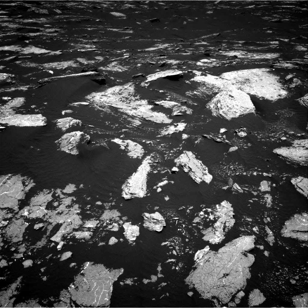 Nasa's Mars rover Curiosity acquired this image using its Right Navigation Camera on Sol 1645, at drive 3190, site number 61
