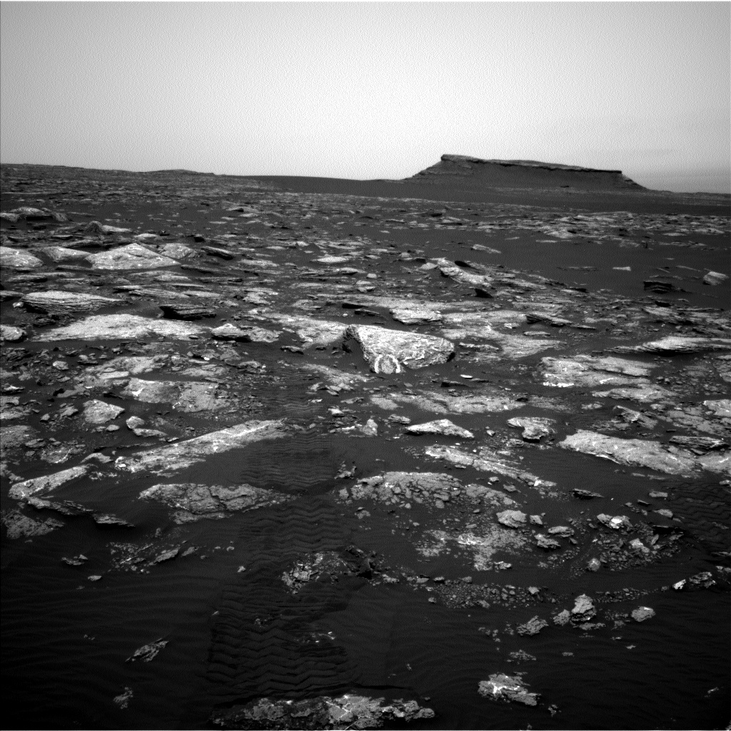 Nasa's Mars rover Curiosity acquired this image using its Left Navigation Camera on Sol 1646, at drive 3322, site number 61