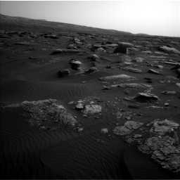 Nasa's Mars rover Curiosity acquired this image using its Left Navigation Camera on Sol 1648, at drive 90, site number 62