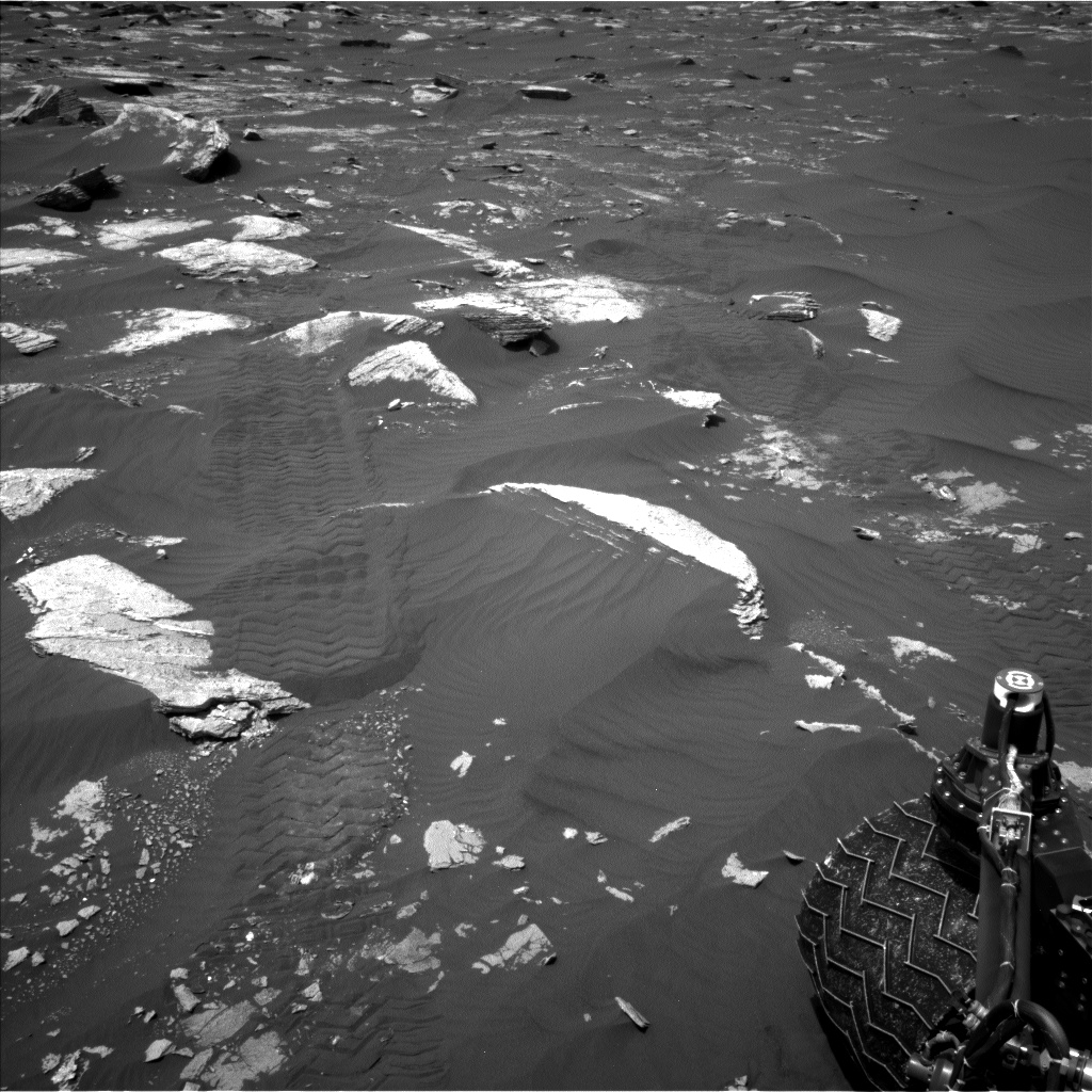 Nasa's Mars rover Curiosity acquired this image using its Left Navigation Camera on Sol 1662, at drive 618, site number 62