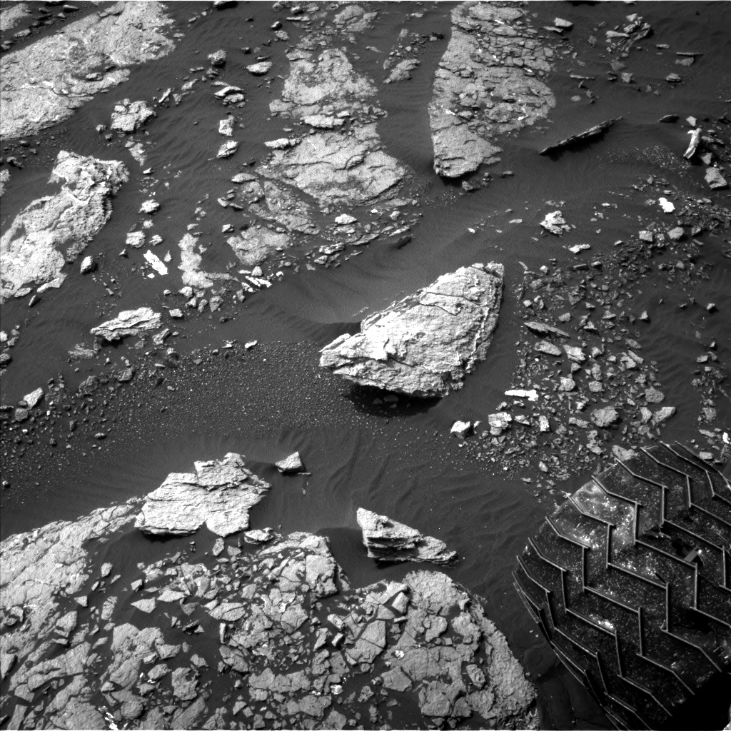 Nasa's Mars rover Curiosity acquired this image using its Left Navigation Camera on Sol 1662, at drive 660, site number 62