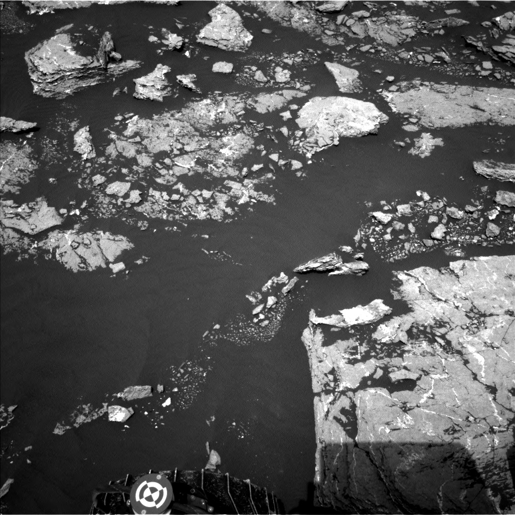 Nasa's Mars rover Curiosity acquired this image using its Left Navigation Camera on Sol 1665, at drive 690, site number 62