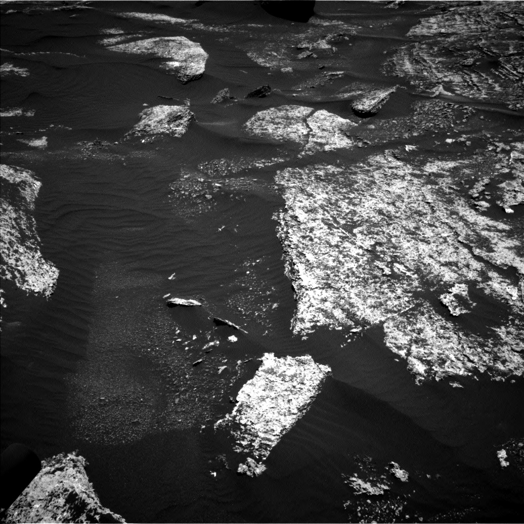 Nasa's Mars rover Curiosity acquired this image using its Left Navigation Camera on Sol 1669, at drive 1044, site number 62