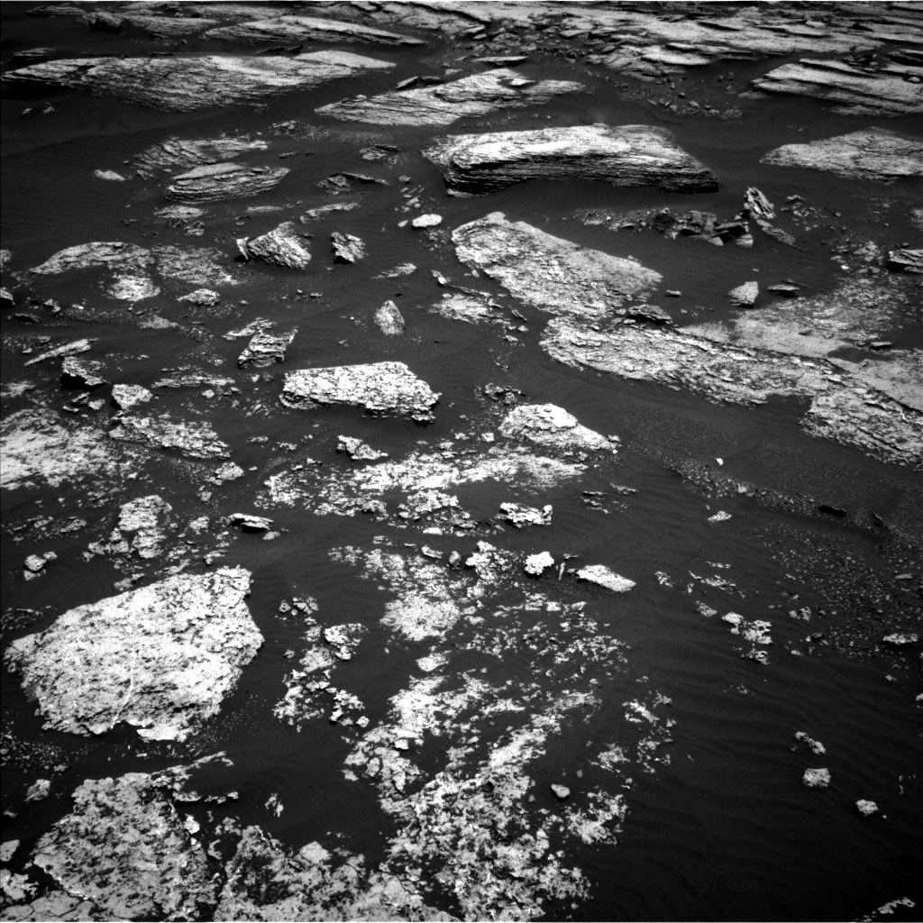 Nasa's Mars rover Curiosity acquired this image using its Left Navigation Camera on Sol 1672, at drive 1278, site number 62