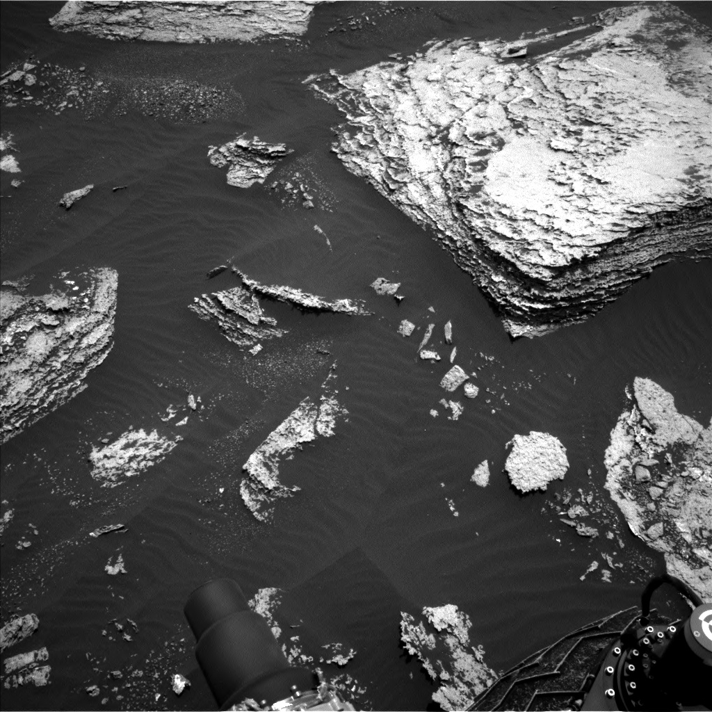 Nasa's Mars rover Curiosity acquired this image using its Left Navigation Camera on Sol 1672, at drive 1314, site number 62