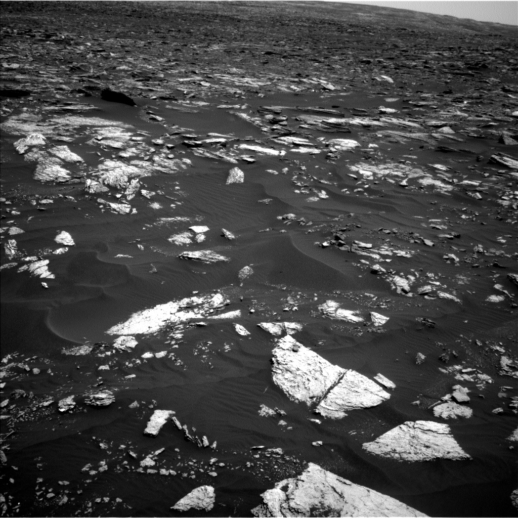 Nasa's Mars rover Curiosity acquired this image using its Left Navigation Camera on Sol 1673, at drive 1386, site number 62