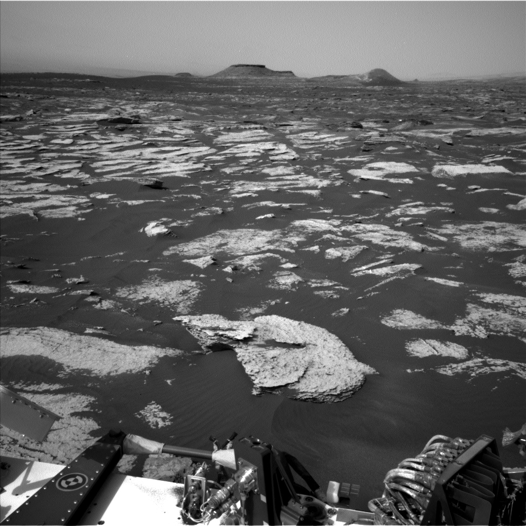 Nasa's Mars rover Curiosity acquired this image using its Left Navigation Camera on Sol 1677, at drive 1776, site number 62
