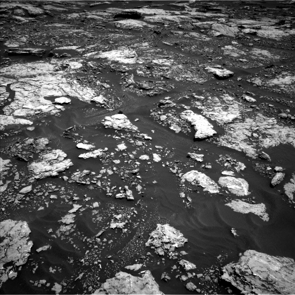 Nasa's Mars rover Curiosity acquired this image using its Left Navigation Camera on Sol 1678, at drive 1974, site number 62