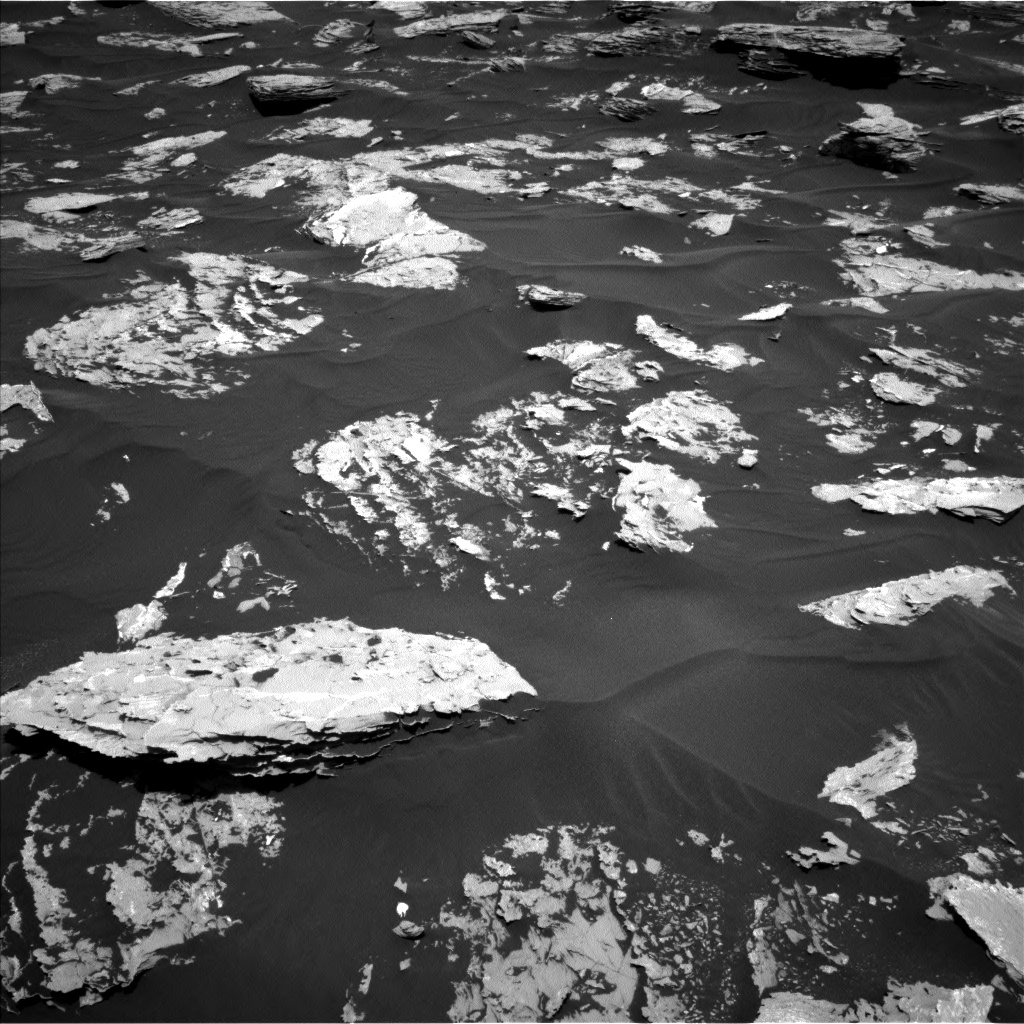 Nasa's Mars rover Curiosity acquired this image using its Left Navigation Camera on Sol 1724, at drive 3278, site number 63