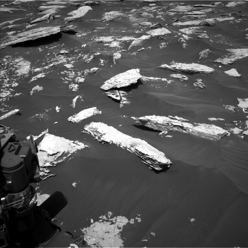 Nasa's Mars rover Curiosity acquired this image using its Left Navigation Camera on Sol 1726, at drive 3470, site number 63