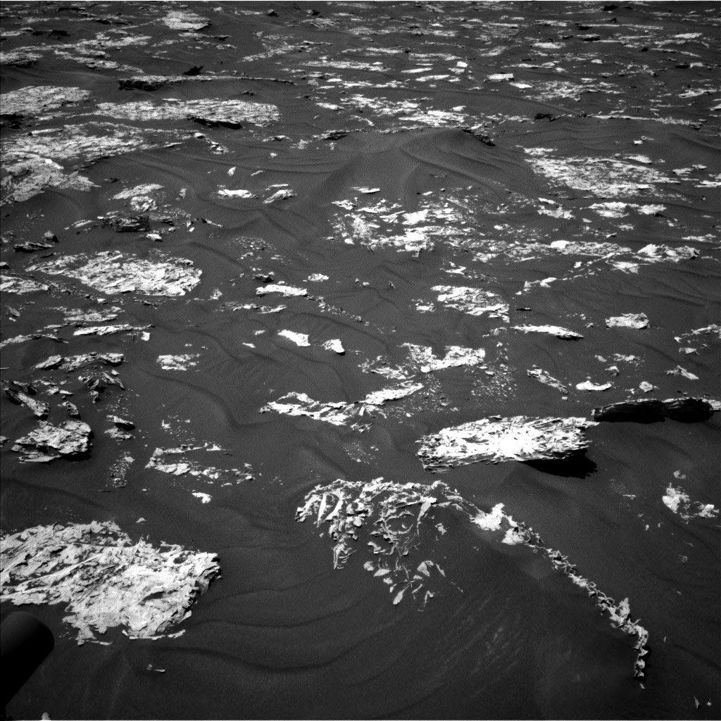 Nasa's Mars rover Curiosity acquired this image using its Left Navigation Camera on Sol 1728, at drive 390, site number 64
