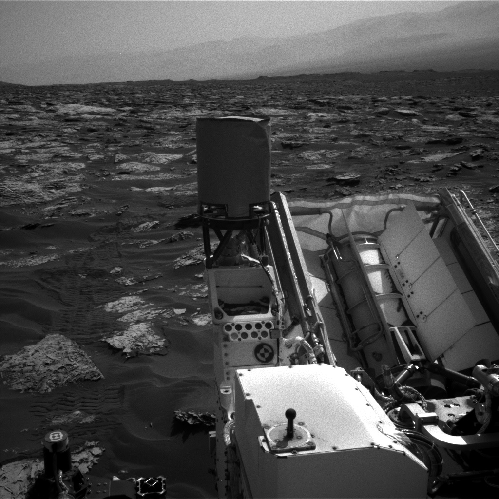 Nasa's Mars rover Curiosity acquired this image using its Left Navigation Camera on Sol 1728, at drive 420, site number 64