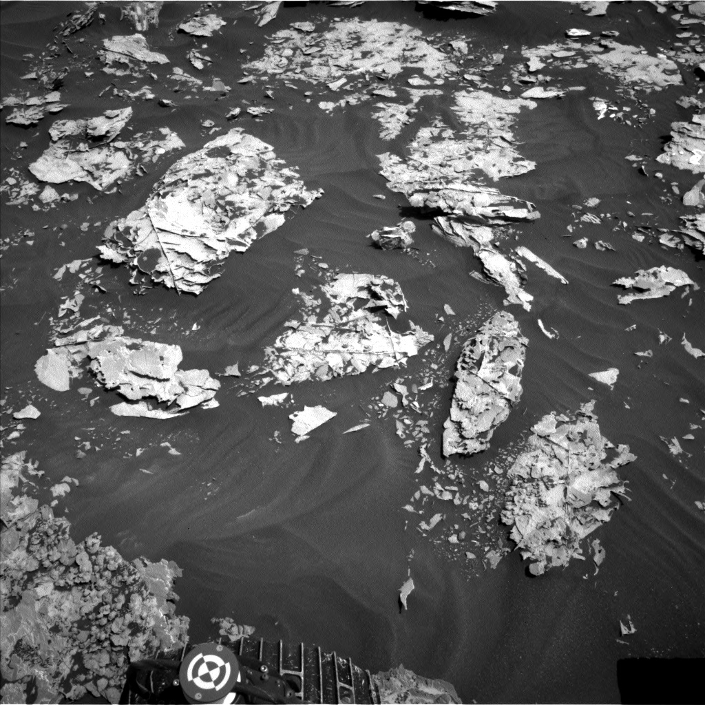 Nasa's Mars rover Curiosity acquired this image using its Left Navigation Camera on Sol 1737, at drive 1194, site number 64
