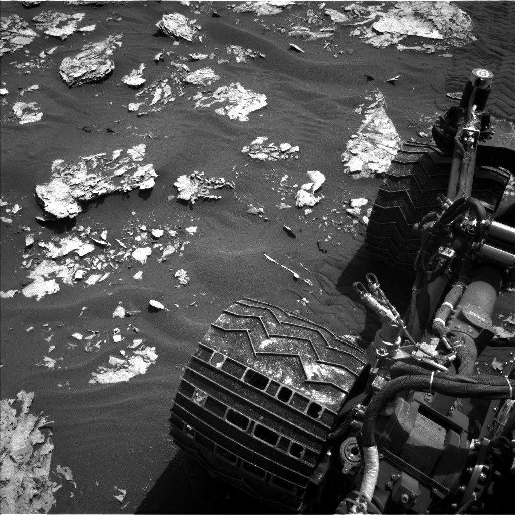 Nasa's Mars rover Curiosity acquired this image using its Left Navigation Camera on Sol 1737, at drive 1194, site number 64