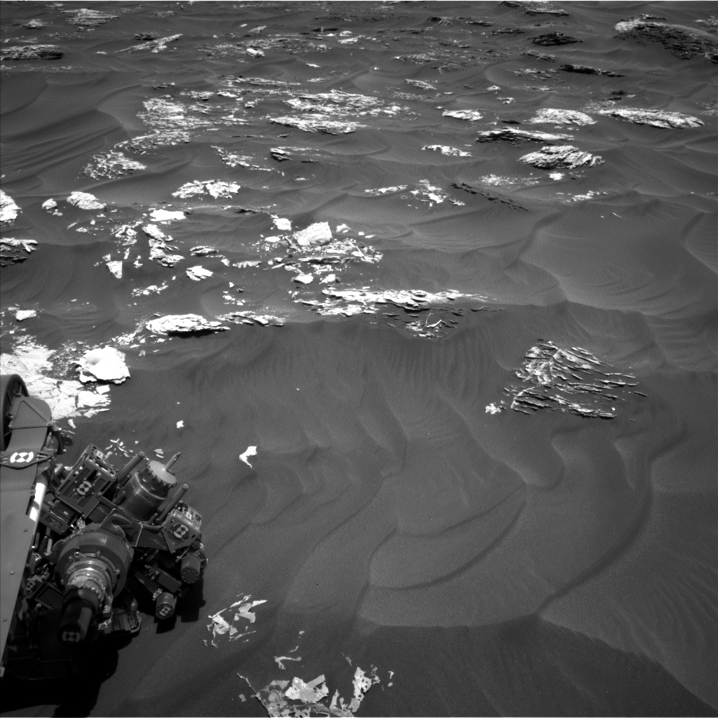 Nasa's Mars rover Curiosity acquired this image using its Left Navigation Camera on Sol 1792, at drive 1174, site number 65