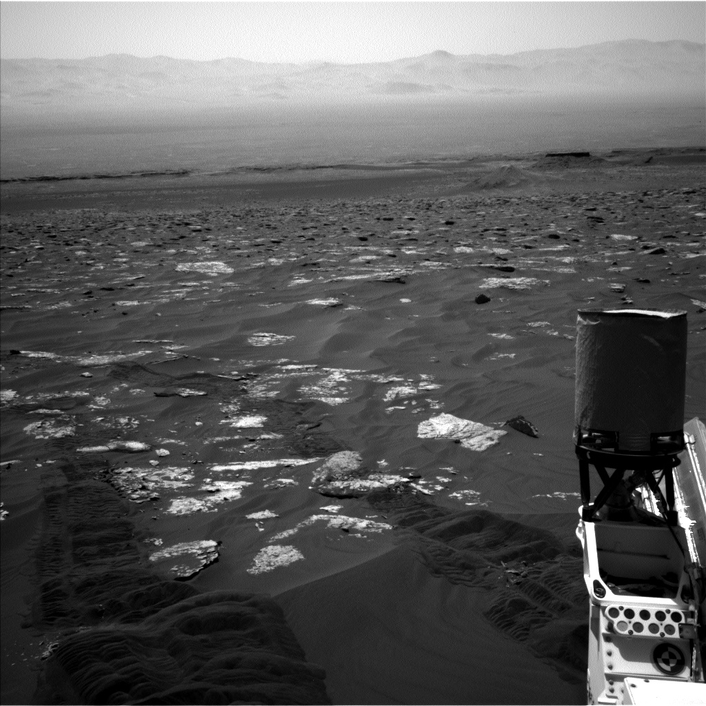 Nasa's Mars rover Curiosity acquired this image using its Left Navigation Camera on Sol 1792, at drive 1174, site number 65