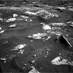 Nasa's Mars rover Curiosity acquired this image using its Left Navigation Camera on Sol 1795, at drive 1924, site number 65