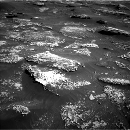 Nasa's Mars rover Curiosity acquired this image using its Left Navigation Camera on Sol 1800, at drive 2540, site number 65