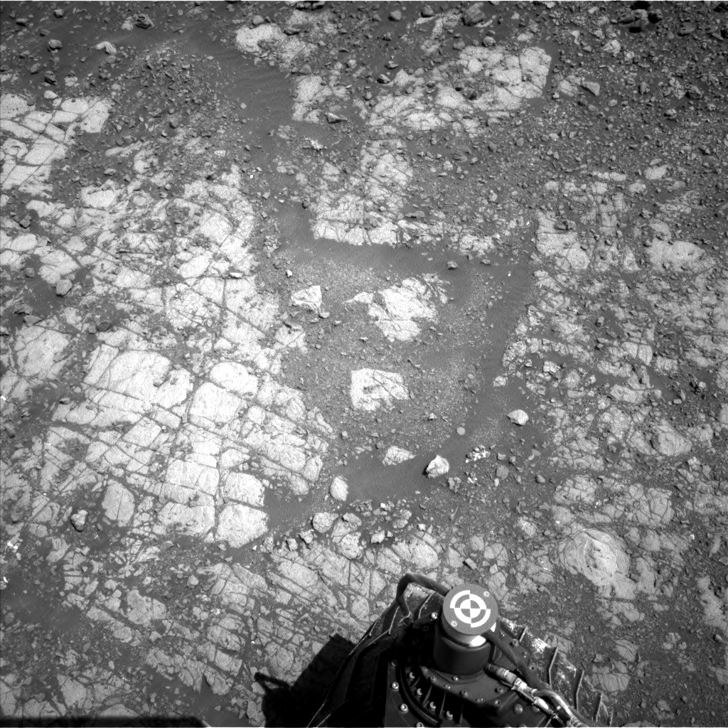 Nasa's Mars rover Curiosity acquired this image using its Left Navigation Camera on Sol 1912, at drive 1762, site number 67
