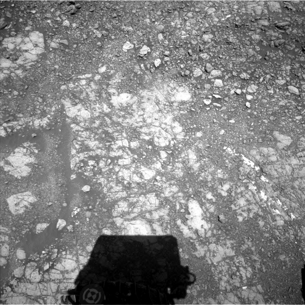 Nasa's Mars rover Curiosity acquired this image using its Left Navigation Camera on Sol 1916, at drive 1762, site number 67