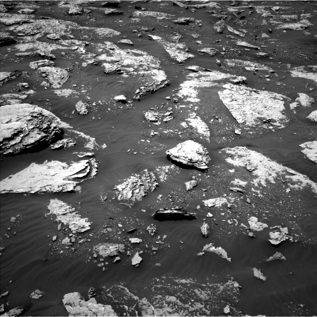 Nasa's Mars rover Curiosity acquired this image using its Left Navigation Camera on Sol 2047, at drive 1460, site number 70