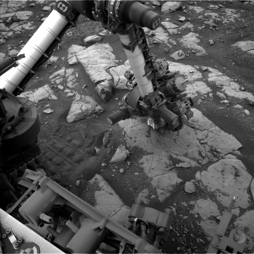 Nasa's Mars rover Curiosity acquired this image using its Left Navigation Camera on Sol 2125, at drive 386, site number 72