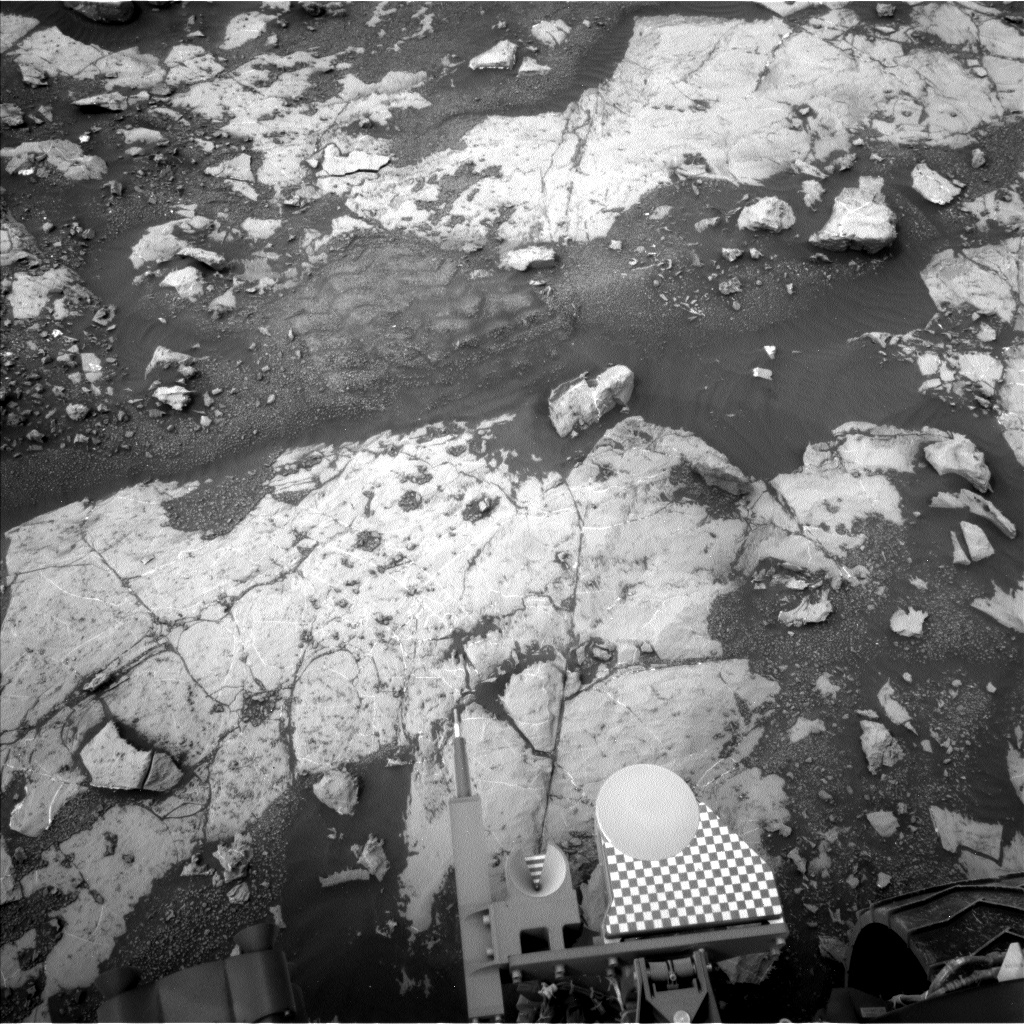 Nasa's Mars rover Curiosity acquired this image using its Left Navigation Camera on Sol 2134, at drive 1316, site number 72