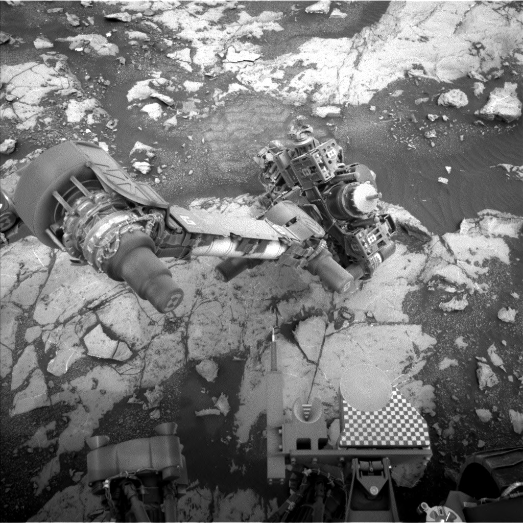 Nasa's Mars rover Curiosity acquired this image using its Left Navigation Camera on Sol 2135, at drive 1316, site number 72