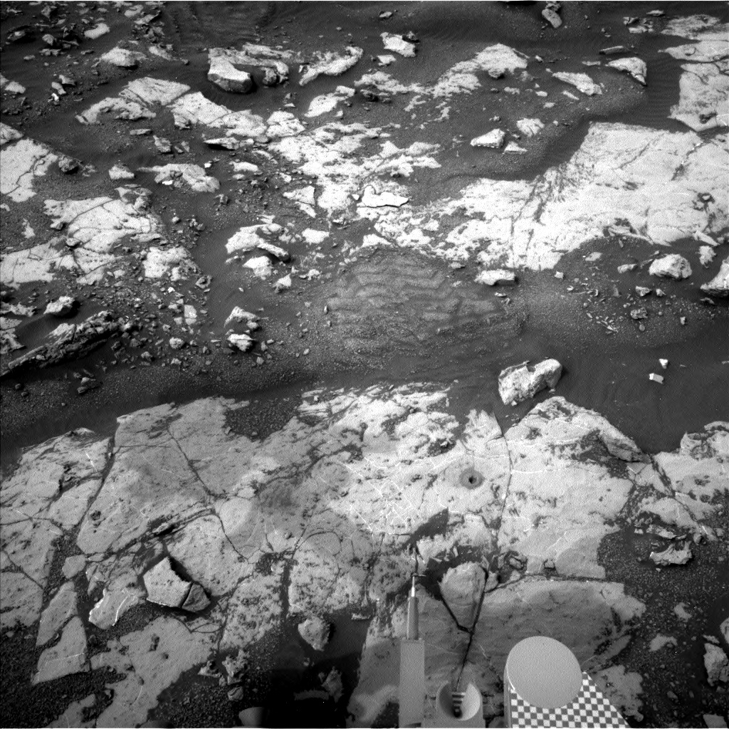 Nasa's Mars rover Curiosity acquired this image using its Left Navigation Camera on Sol 2154, at drive 1316, site number 72